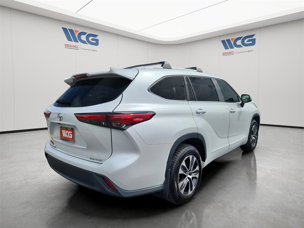2022 Toyota Highlander XLE photo 4