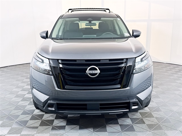 2025 Nissan Pathfinder SV photo 2