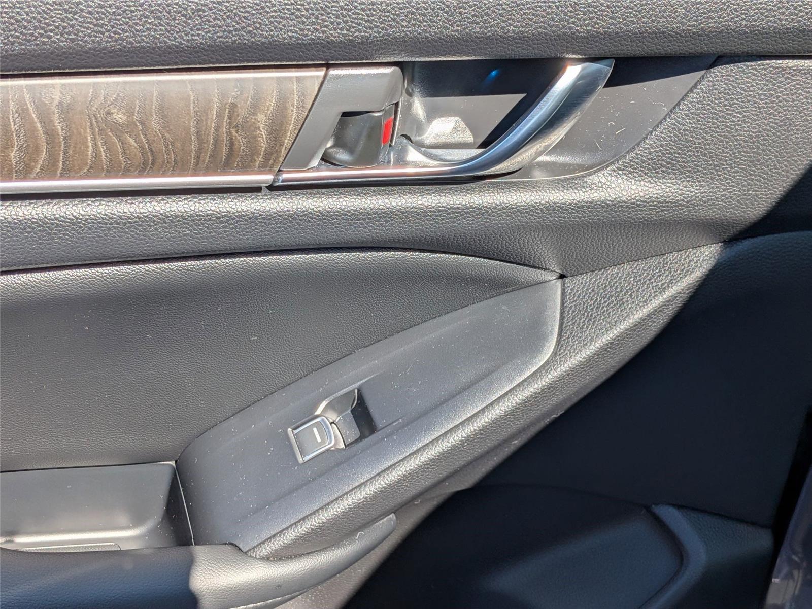 2022 Honda Accord Hybrid EX-L photo 27