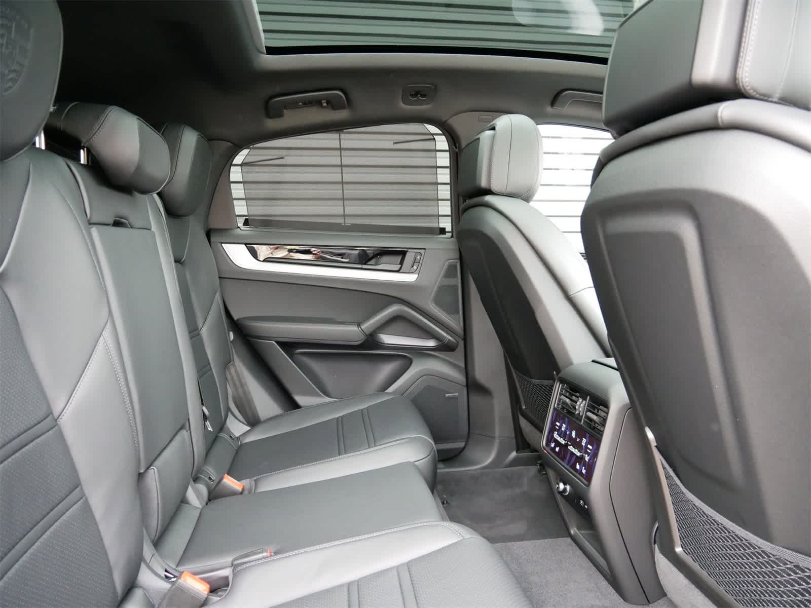 2026 Porsche Cayenne Coupe photo 23