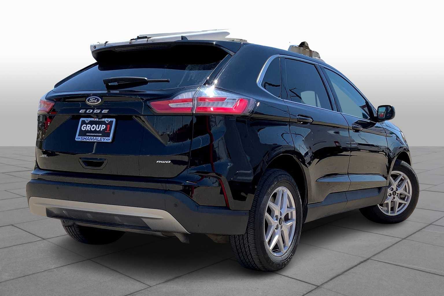 2023 Ford Edge SEL photo 12