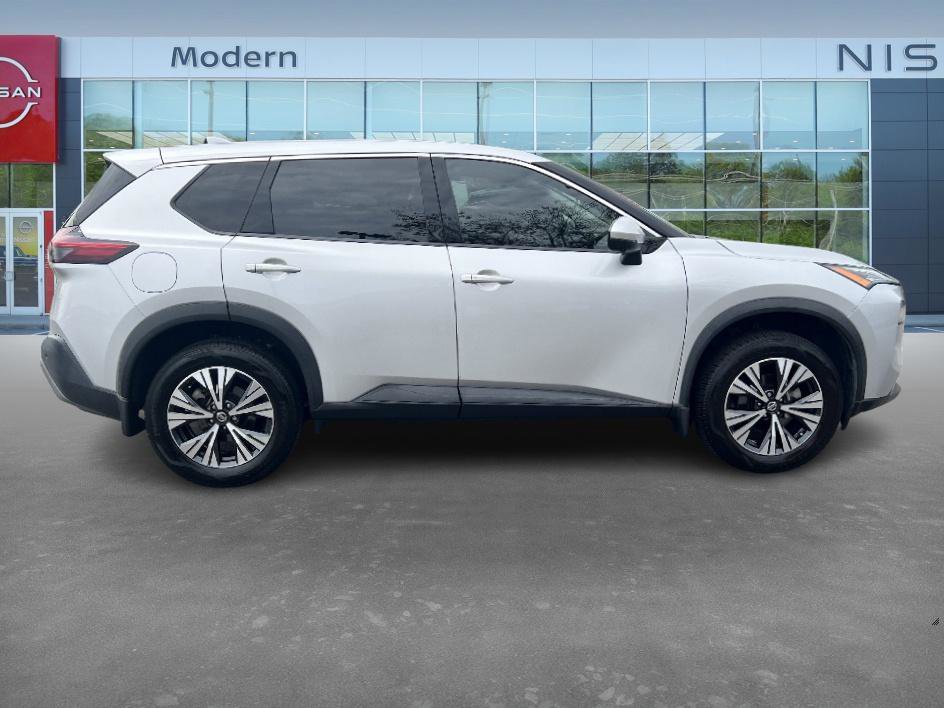 2021 Nissan Rogue SV photo 4