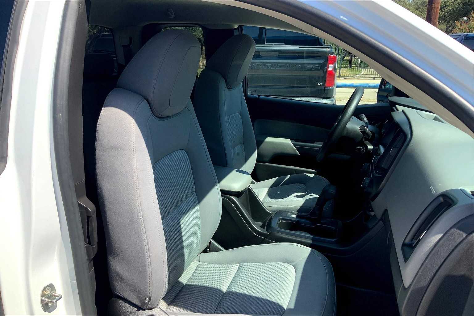 2015 Chevrolet Colorado Base photo 7