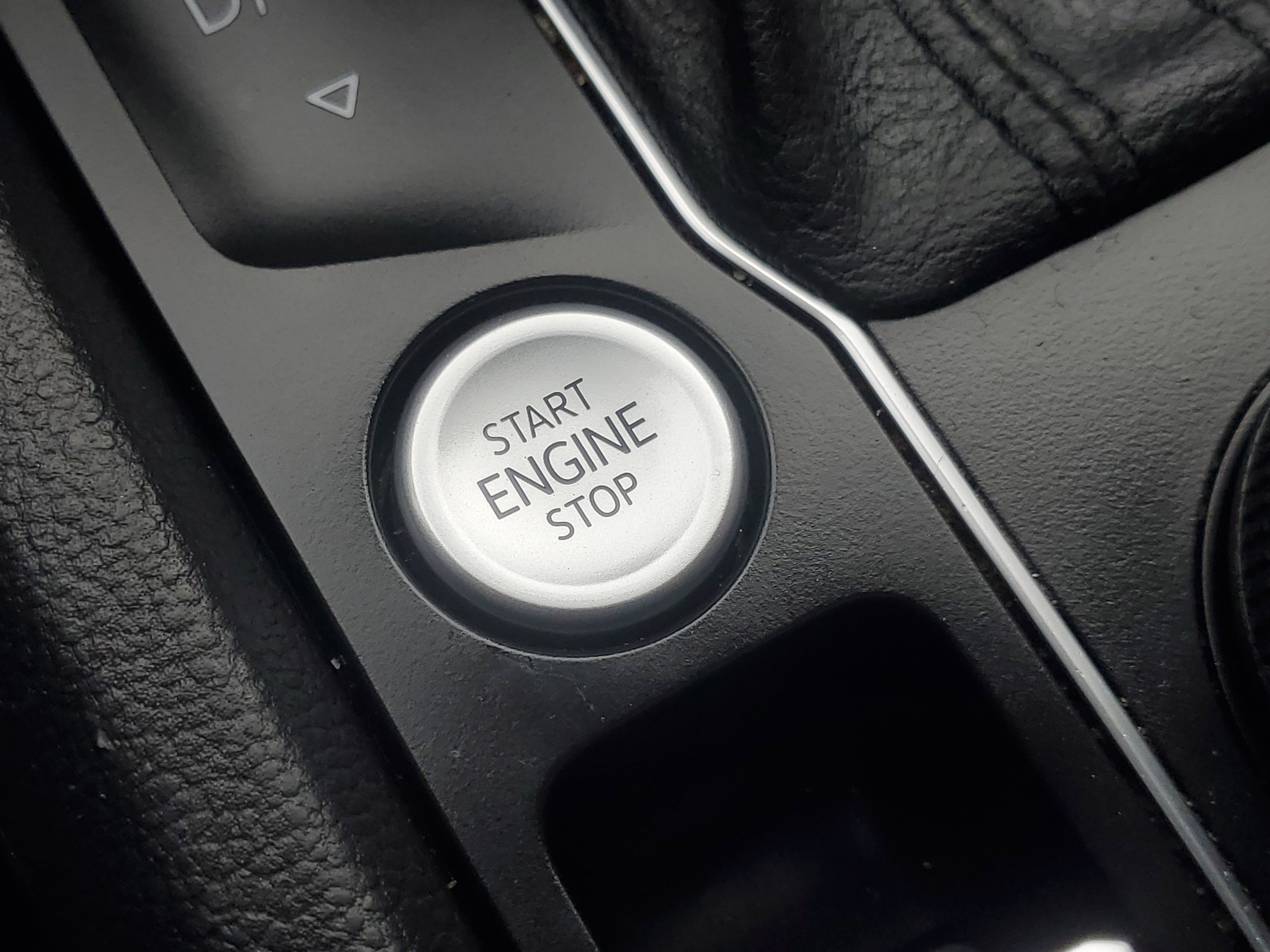 2021 Volkswagen Atlas V6 SE Technology R-Line photo 7