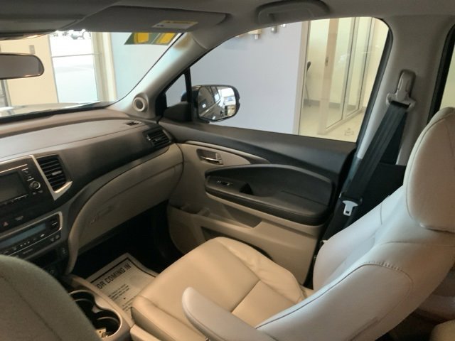 2019 Honda Ridgeline RTL photo 30