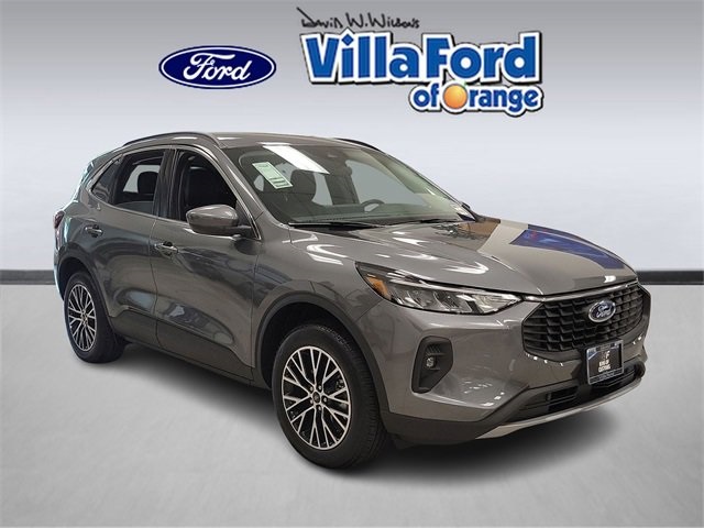 2025 Ford Escape PHEV's photo