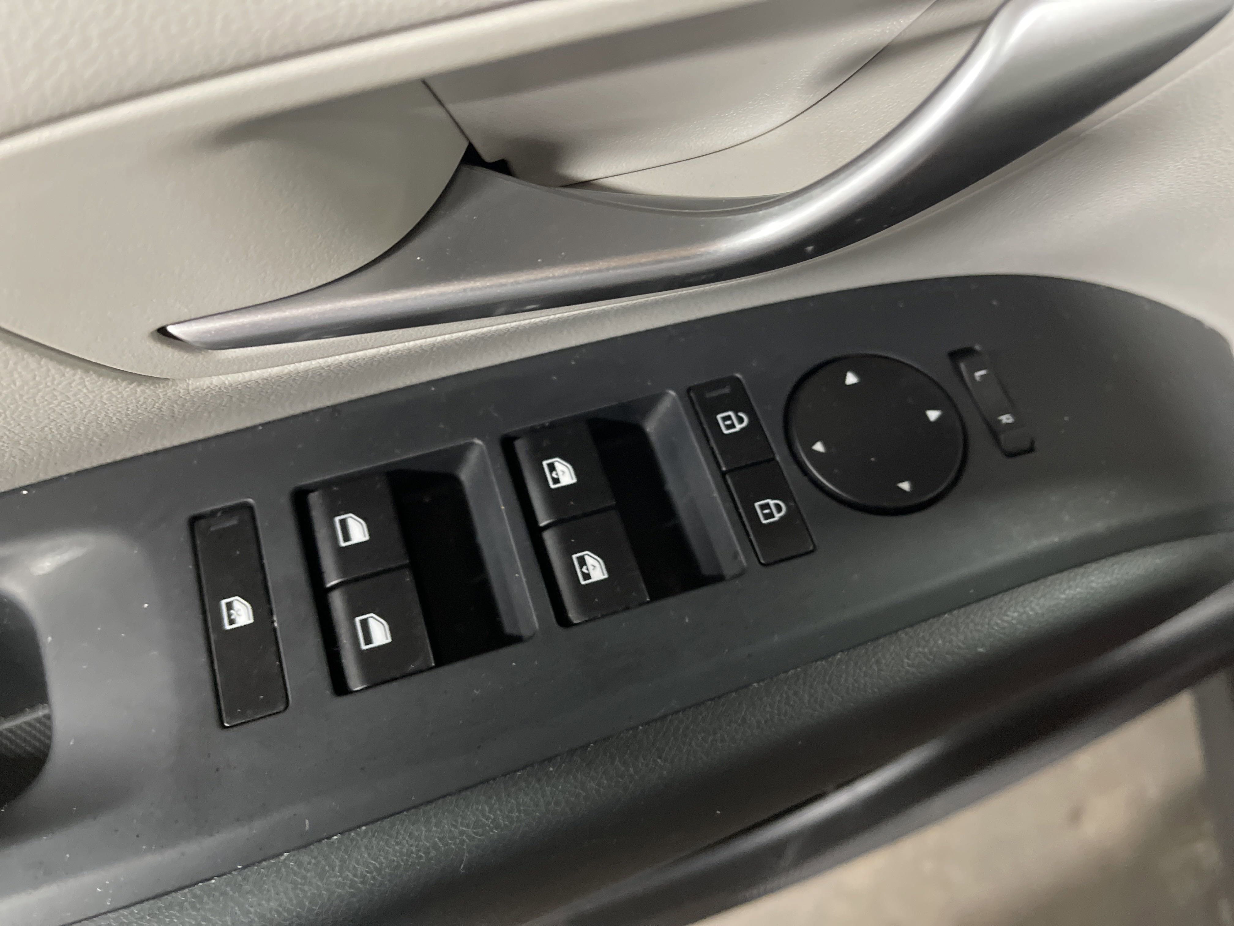 2025 Hyundai Tucson SEL photo 3