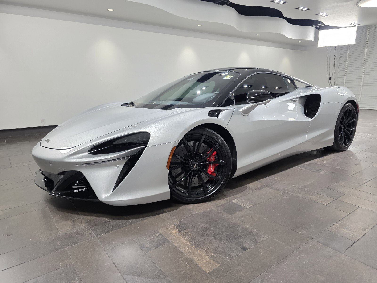 2023 McLaren Artura Techlux