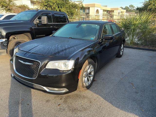 2016 Chrysler 300 Limited photo 3