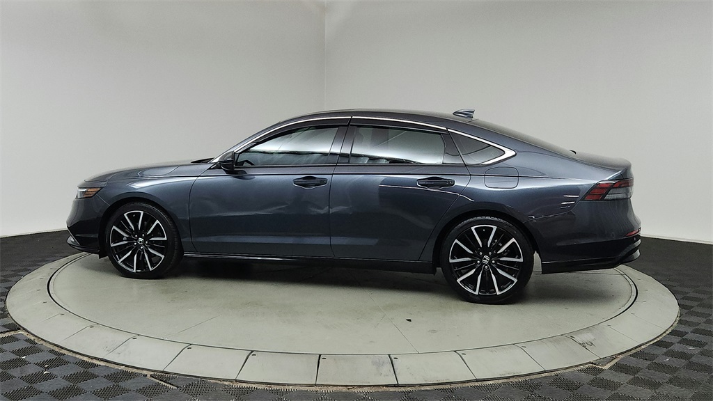 2023 Honda Accord Hybrid Touring photo 3