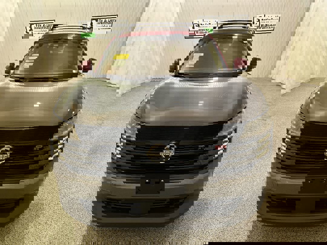 2026 Nissan Kicks SR photo 2