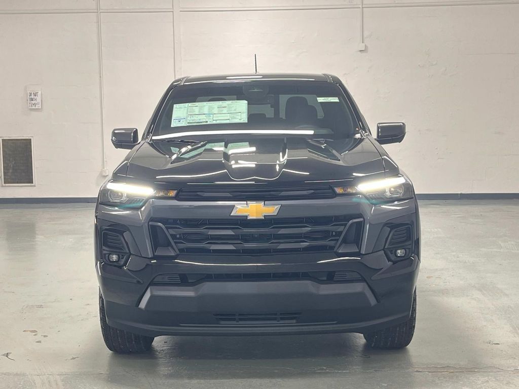 2026 Chevrolet Colorado LT photo 3