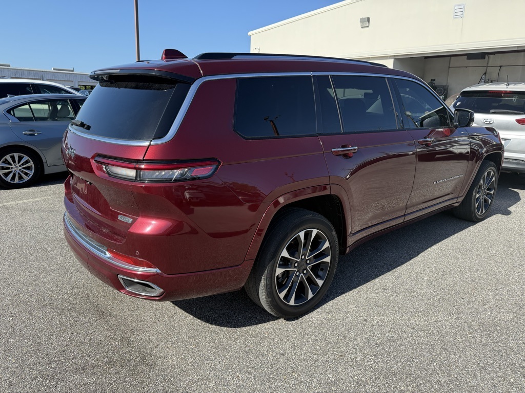 2021 Jeep Grand Cherokee Overland photo 2