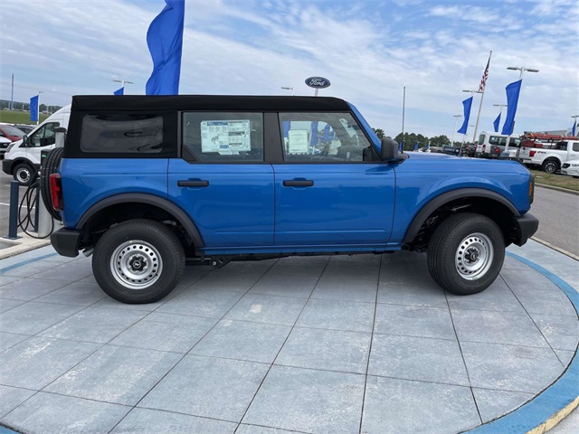 2025 Ford Bronco Base photo 2