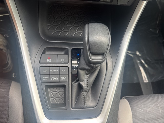 2019 Toyota RAV4 XLE photo 16