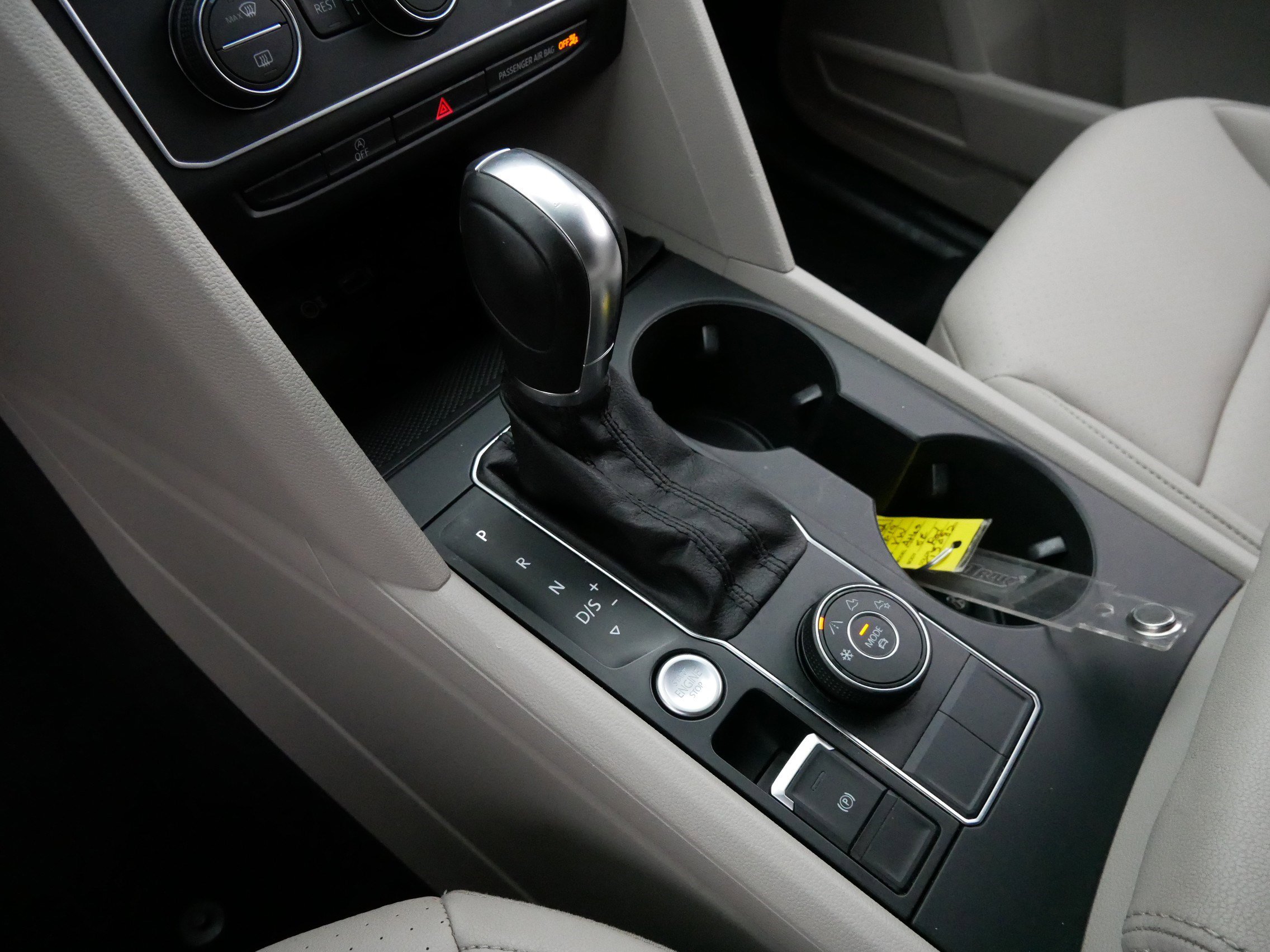 2019 Volkswagen Atlas V6 SE Technology R-Line photo 20