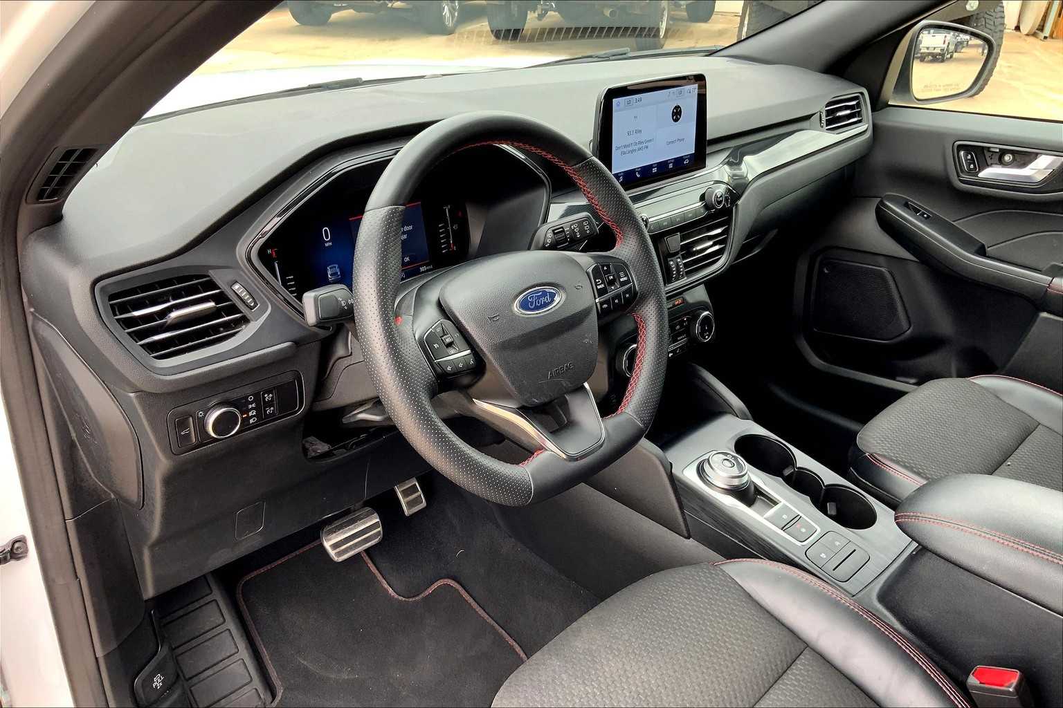 2023 Ford Escape ST-Line photo 16