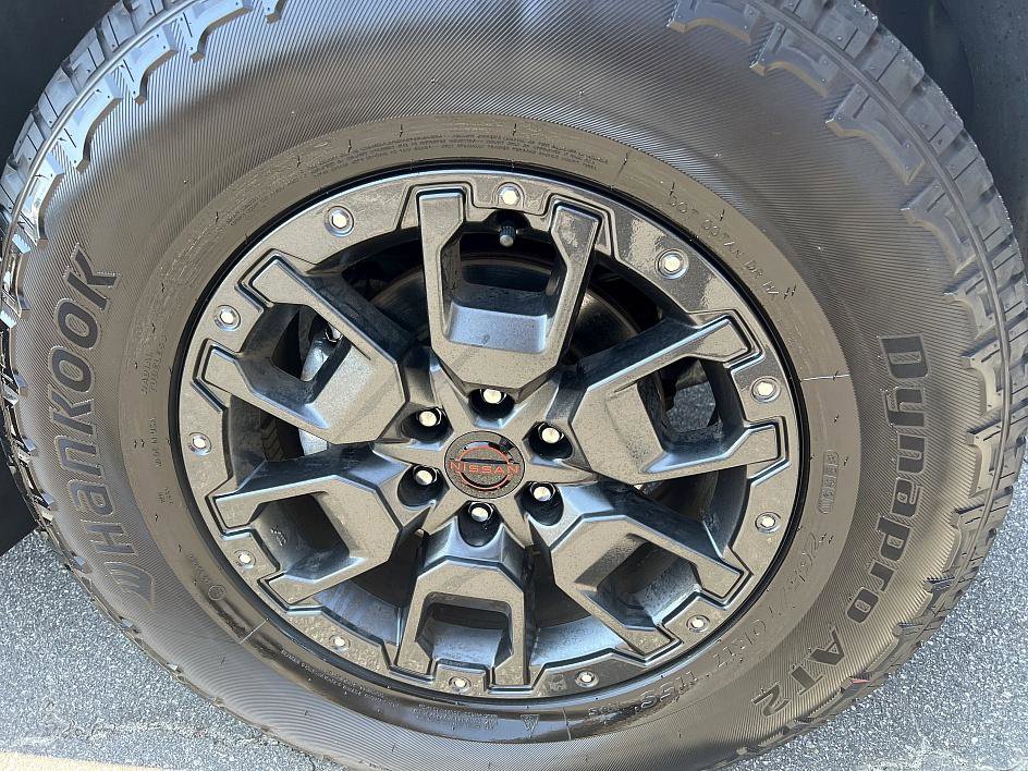2023 Nissan Frontier PRO-4X photo 12