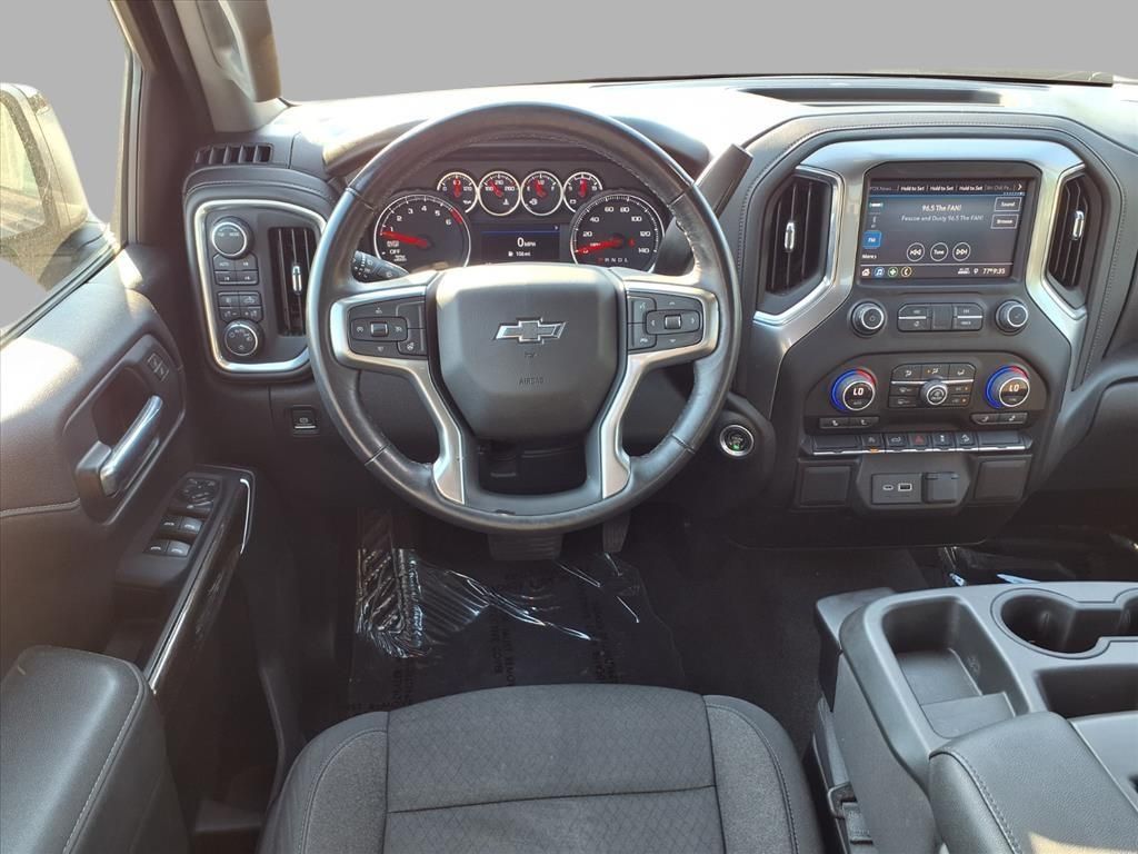 2022 Chevrolet Silverado 1500 RST photo 2