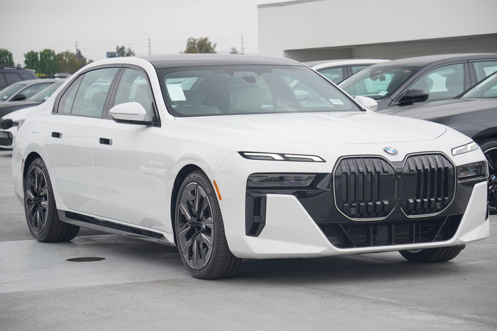 New 2025 Alpine White BMW 760i xDrive image 3