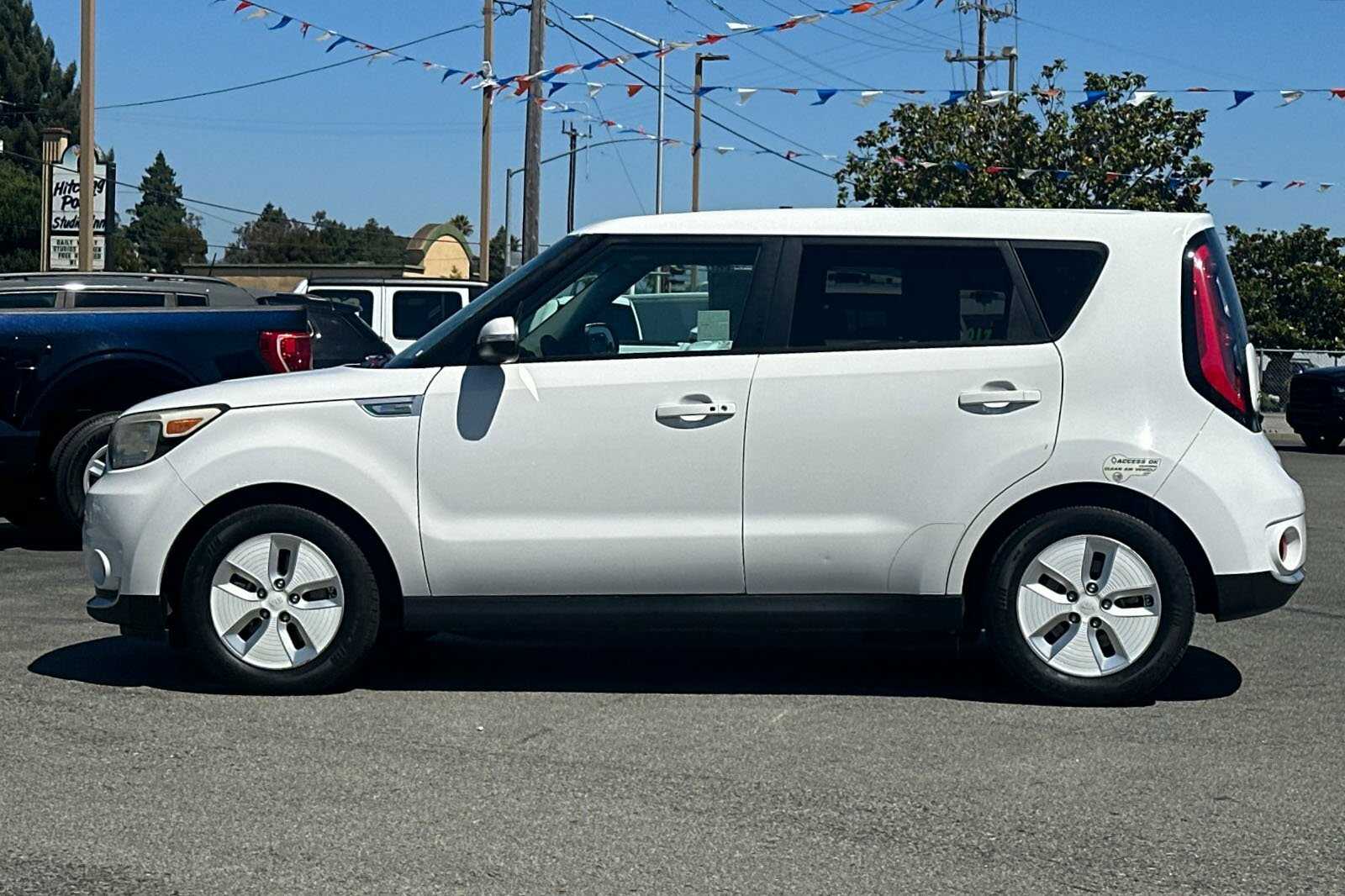 2015 Kia Soul EV Base photo 7