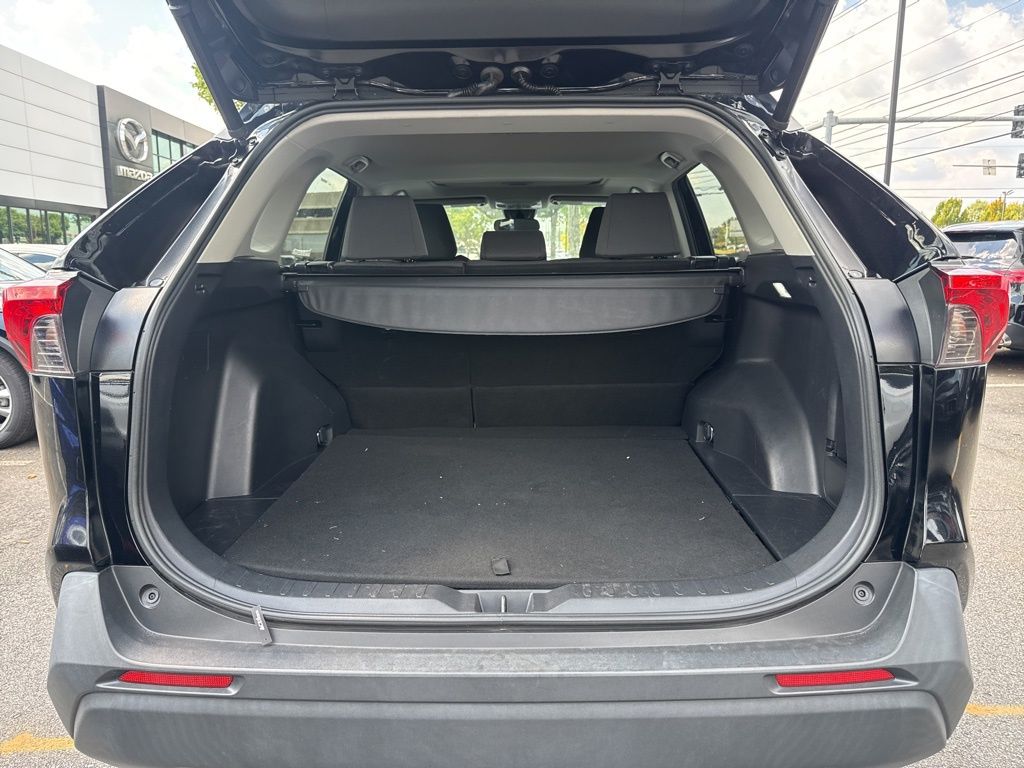 2021 Toyota RAV4 XLE photo 27