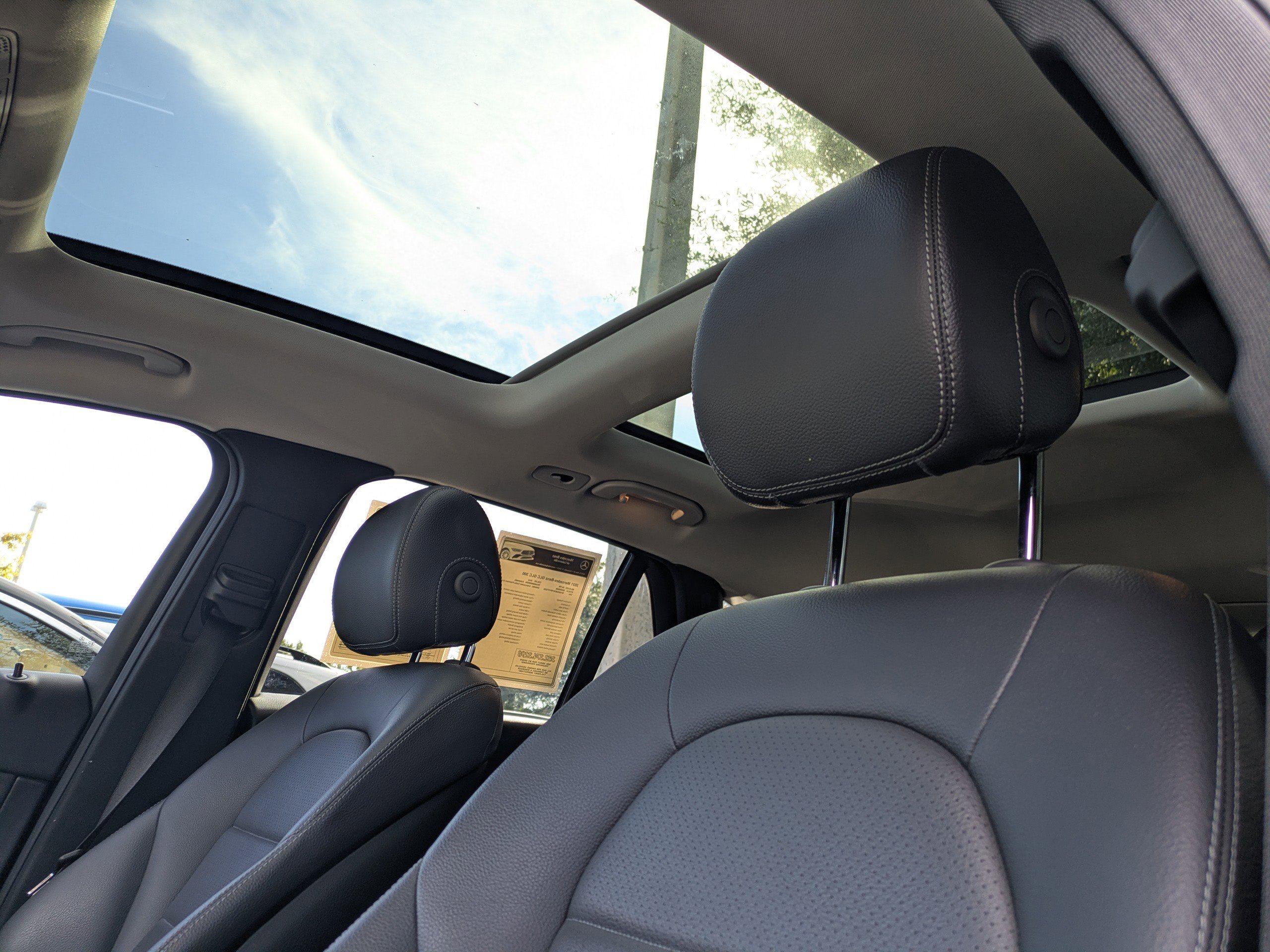 2021 Mercedes Benz GLC 300 photo 4