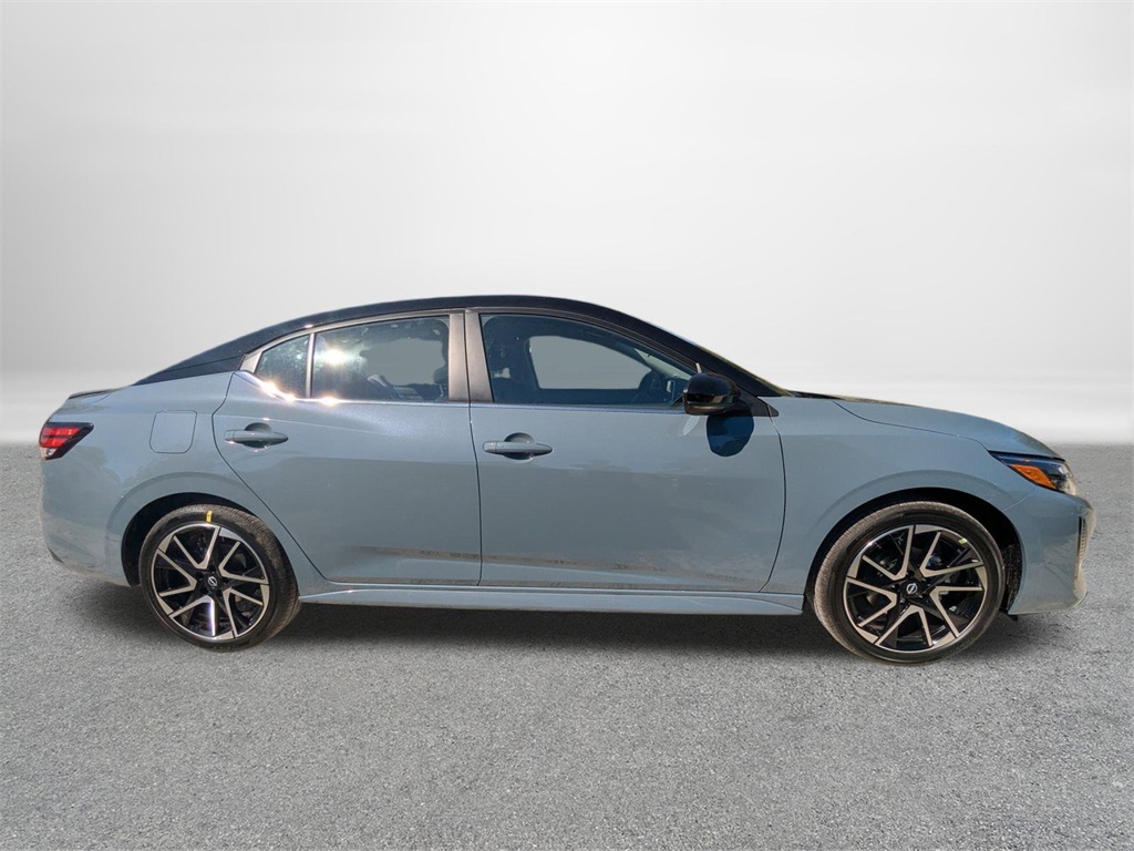 2025 Nissan Sentra SR photo 2