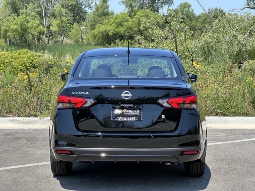 2025 Nissan Versa S photo 8