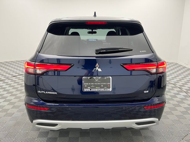 2024 Mitsubishi Outlander SE photo 7