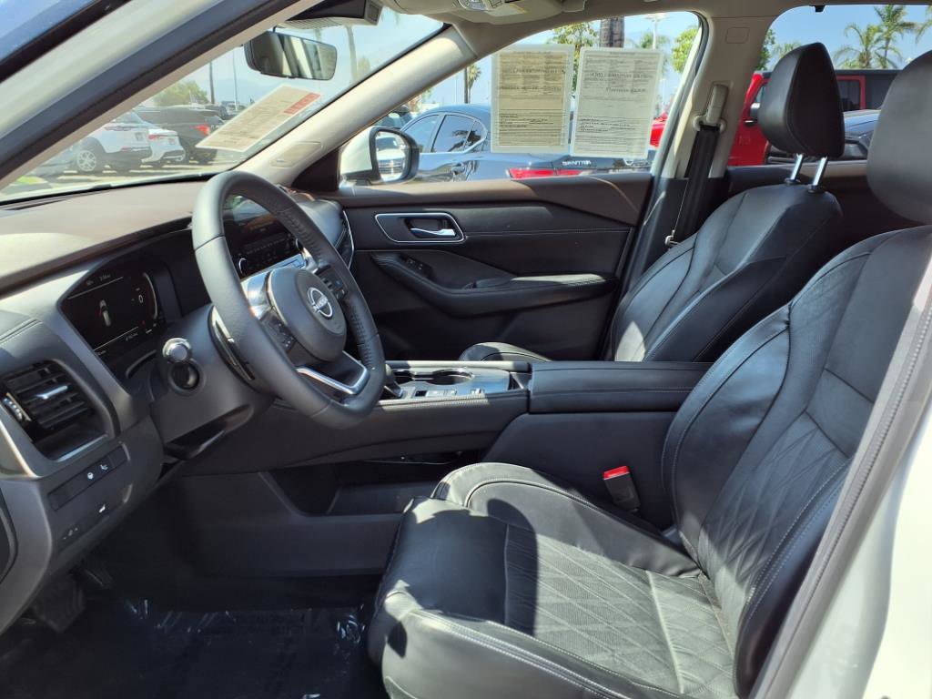 2022 Nissan Rogue Platinum photo 18