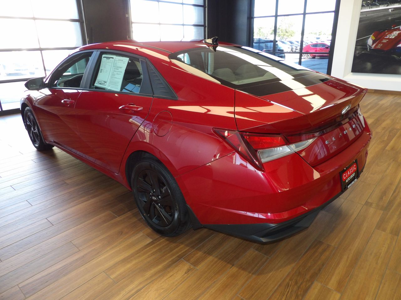 2022 Hyundai Elantra SEL photo 8