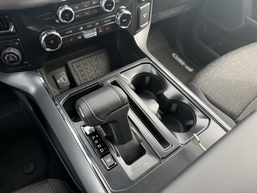 2025 Ford F-150 XLT photo 11