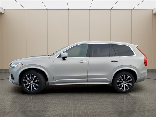 2023 Volvo XC90 B5 Core photo 2