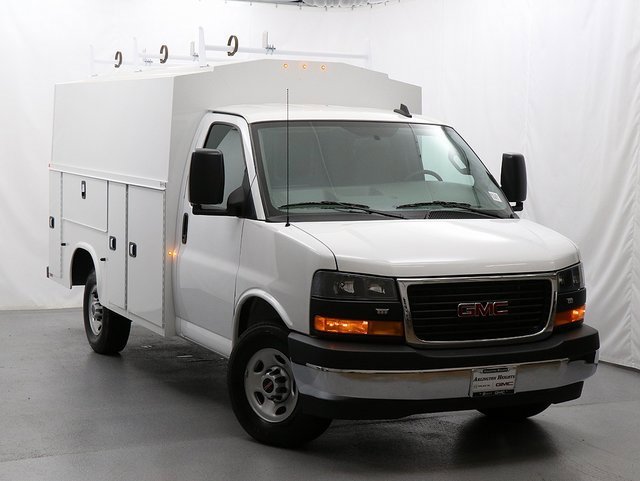 2025 GMC Savana Cutaway Work Van's photo