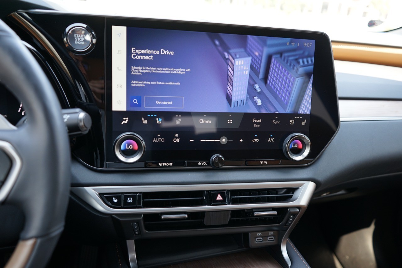 2024 Lexus RX 350 Premium photo 17
