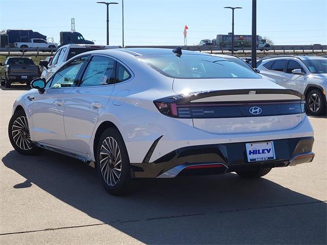 2026 Hyundai Sonata Hybrid Limited photo 3