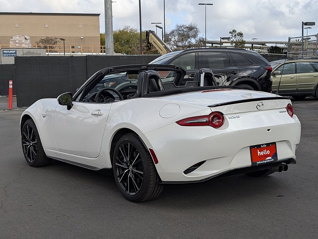 2024 Mazda MX-5 Miata Miata Grand Touring photo 4