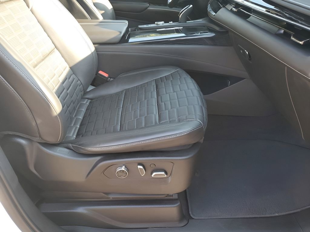 2023 Cadillac Escalade ESV V-Series photo 17
