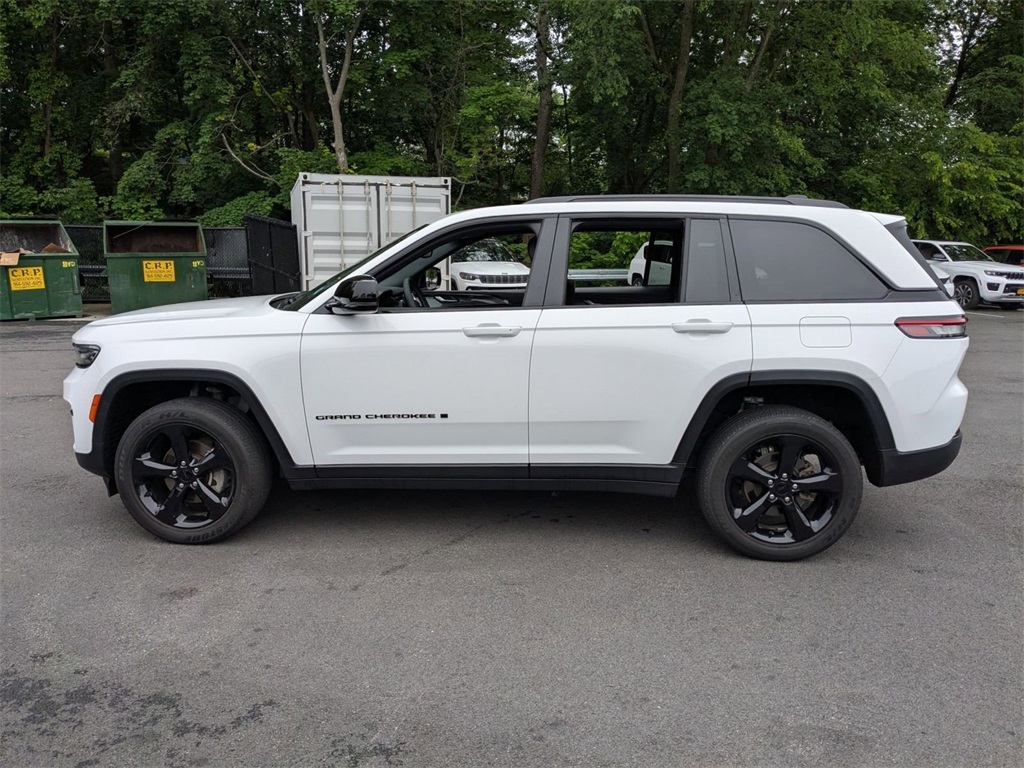 2023 Jeep Grand Cherokee Altitude photo 5
