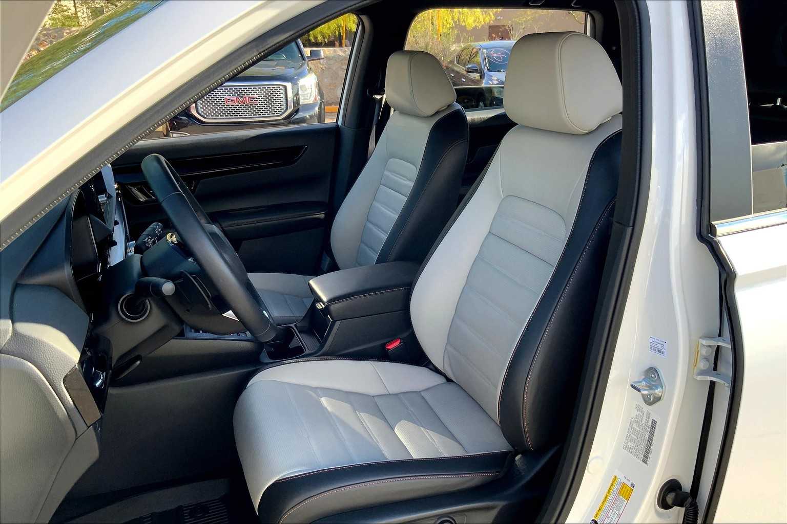 2025 Honda CR-V Hybrid Sport Touring photo 7