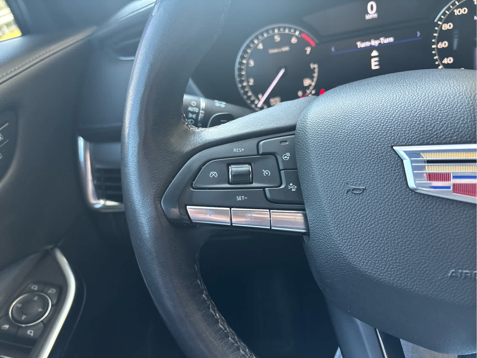 2023 Cadillac XT4 Premium Luxury photo 12