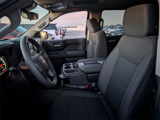 2026 Chevrolet Silverado 1500 Custom photo 4