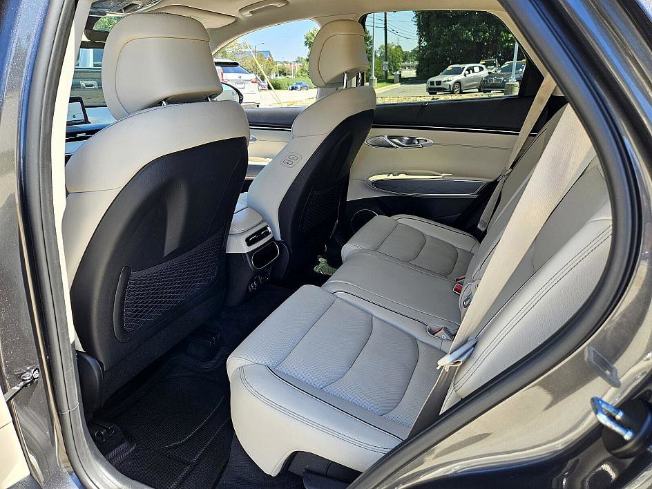 2023 Genesis GV70 2.5T photo 8