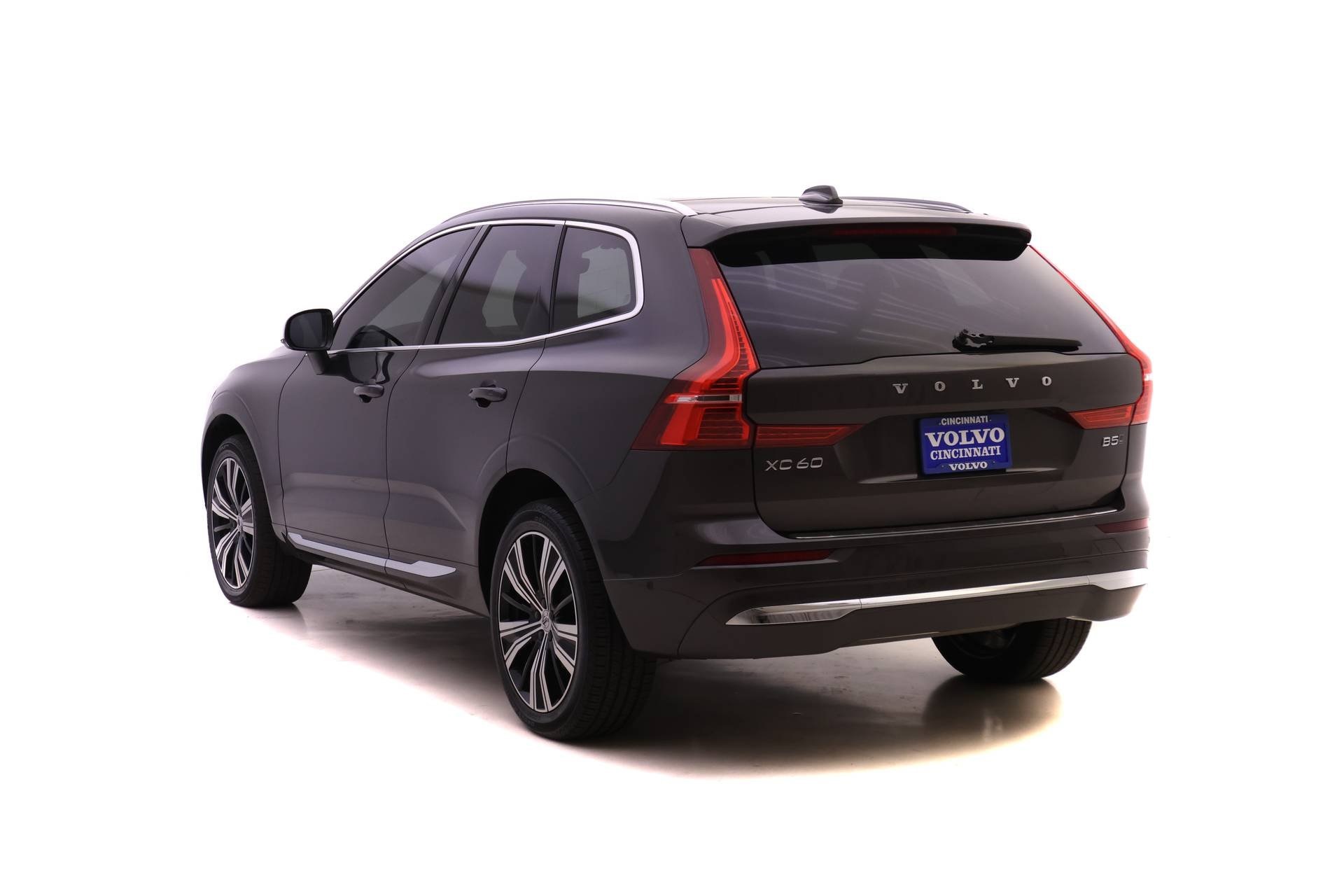2022 Volvo XC60 B5 Inscription photo 6