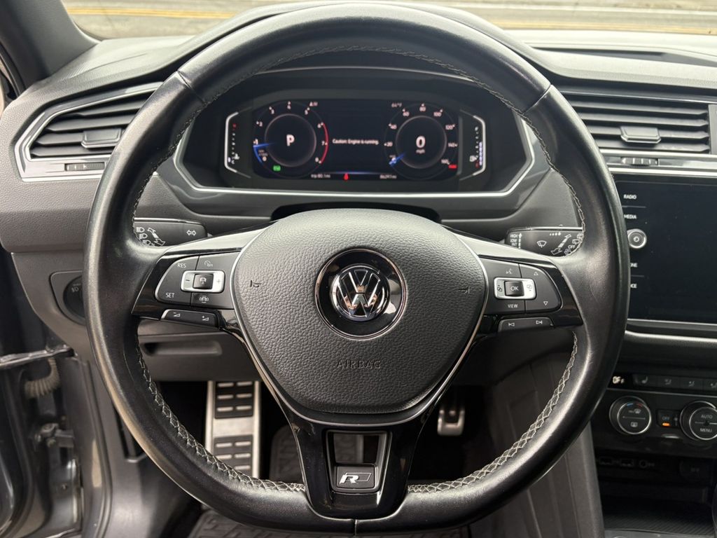 2019 Volkswagen Tiguan SEL R-Line photo 14