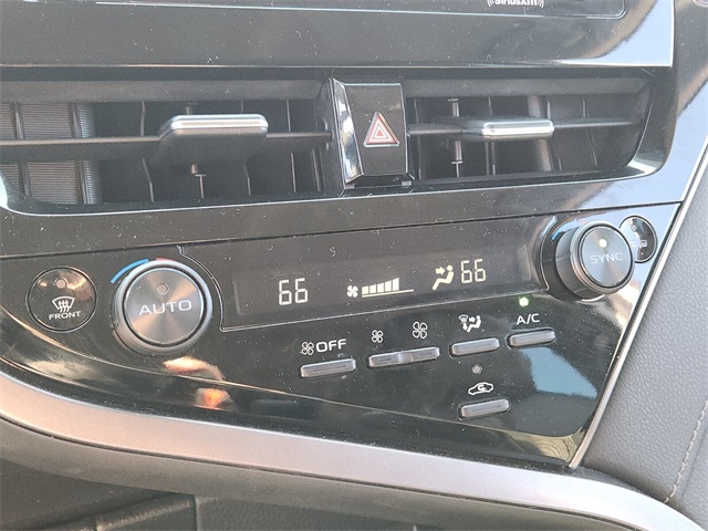 2022 Toyota Camry SE photo 21