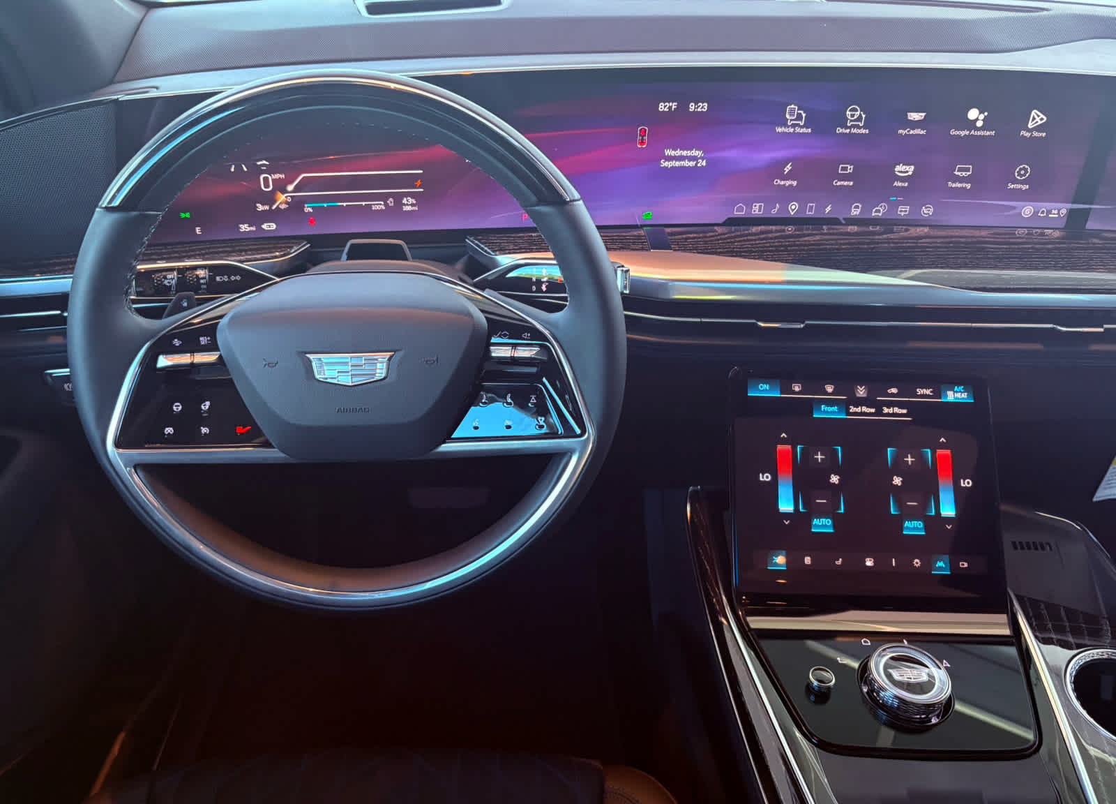 2025 Cadillac Escalade IQ Luxury photo 18