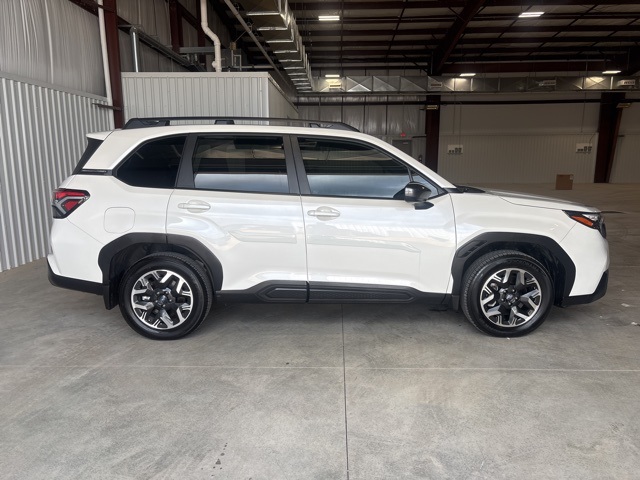 2025 Subaru Forester Premium's photo