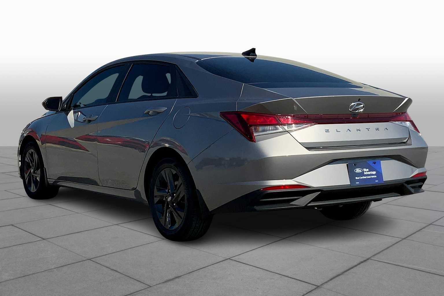 2023 Hyundai Elantra SEL photo 10